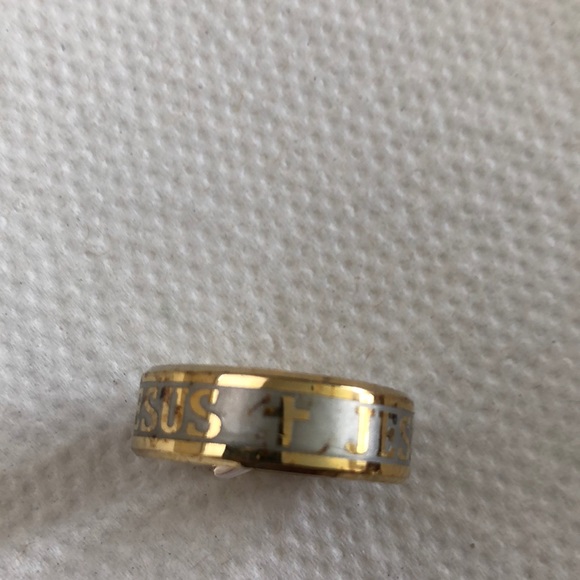Gold Jesus Ring - Picture 8 of 8